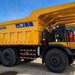 Komatsu Indonesia introduce el camión ancho HW70 de 70 t