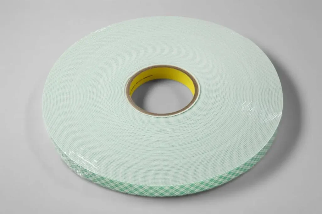 3M™ Cinta de Uretano Espuma de Doble Capa 4026, Natural, 3/4 ” x 36 yardas, 62 mil, 12 rollos por caja