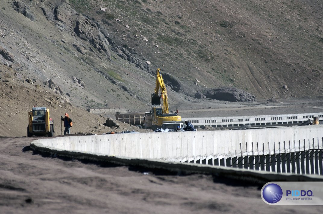 Alarge-cobertizo-oriente-y-tunel-falso 2