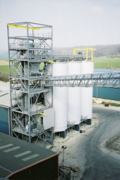 MoveMaster® Belt & Bucket Elevator