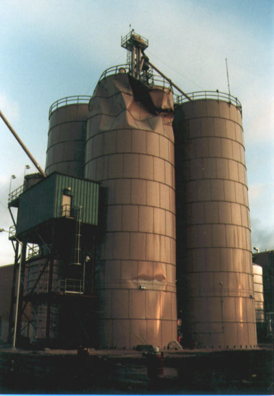 Silo-failure-cluster-wrinkles